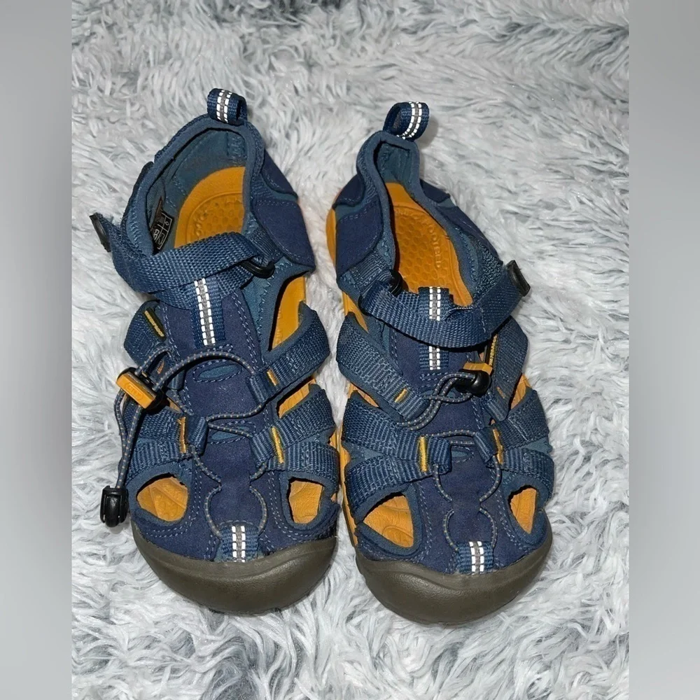 KEEN Newport Waterproof Sandals Little Kids Size 1 Slip On Hiking Trail Shoes